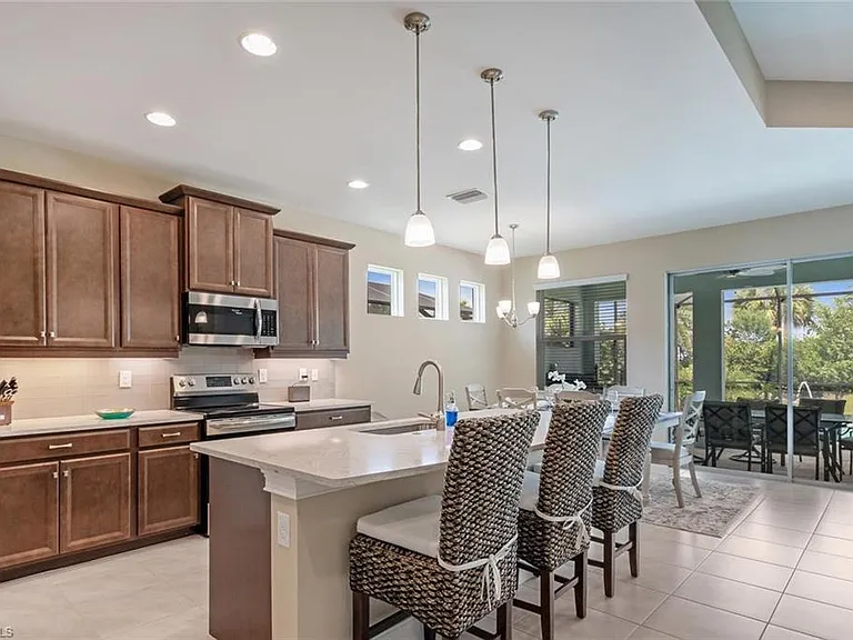 14586 Tropical Dr — Photo 6