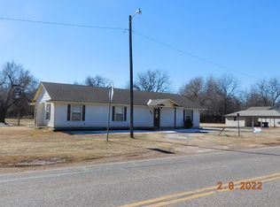 808 Oak Main Ave, Comanche, OK 73529