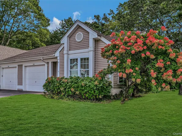 244 Glen Drive, Ridge, NY 11961