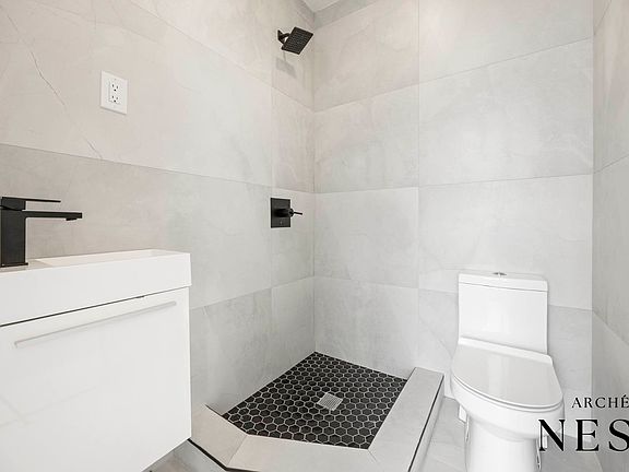 4th image of 462 E 29th St #Penthouse 1