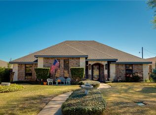 724 Robinlynn Rd, Mesquite, TX 75149