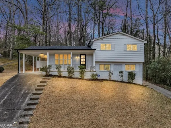 847 Magna Carta Dr NW, Atlanta, GA 30318