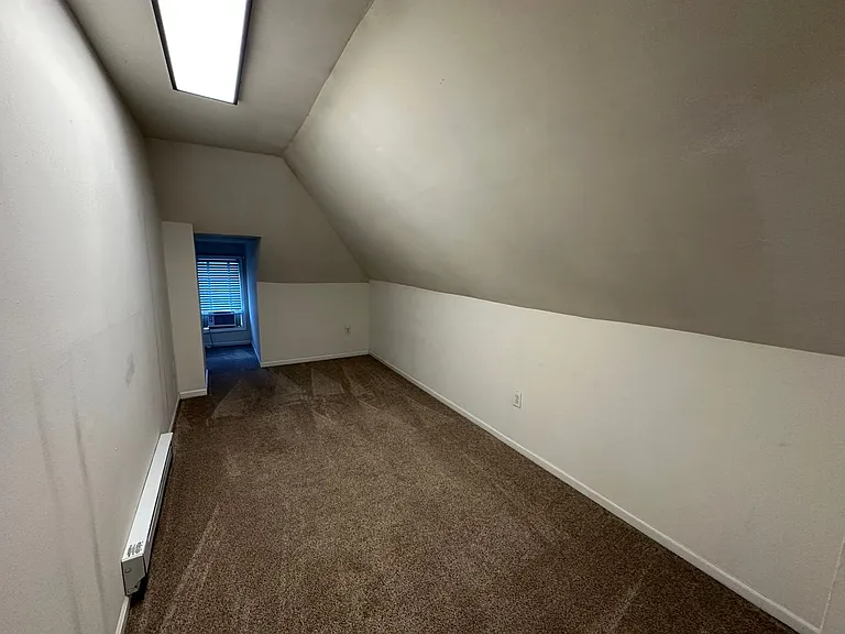 W 8th 417-419 NCR — Photo 15