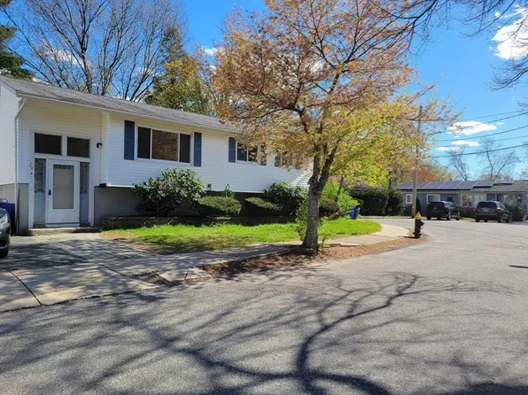 28 Dodge Rd, Hyde Park, MA 02136