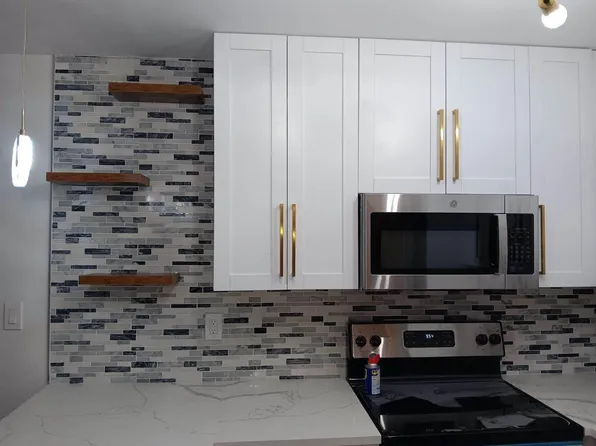 240 HORIZONS W #208, Boynton Beach, FL 33435
