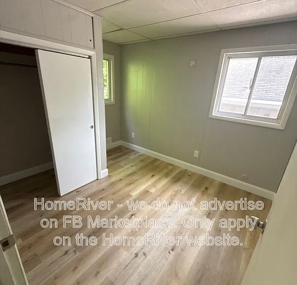 1323 Leaside Dr — Photo 5