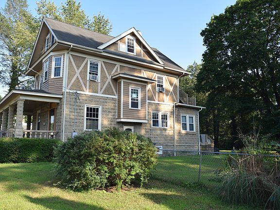 2nd image of 210 Dickinson Rd