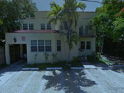 2699 SW 19th Ave — Photo 4