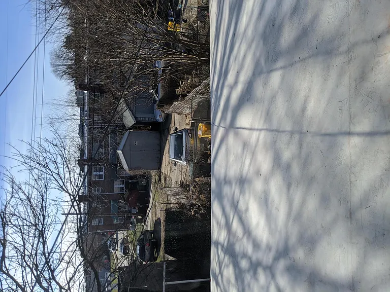 4304 Falls Rd — Photo 15