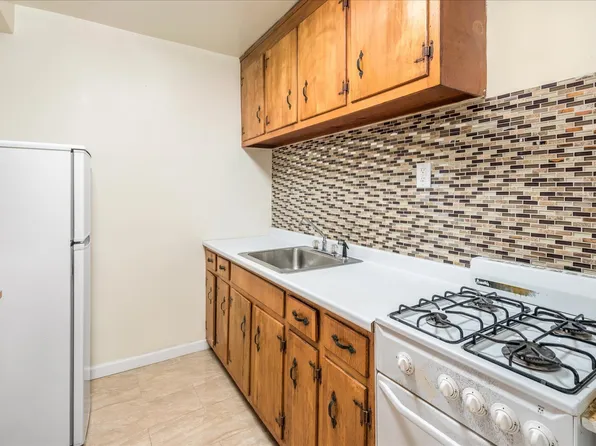 65-15 38th Avenue image 8 of 12