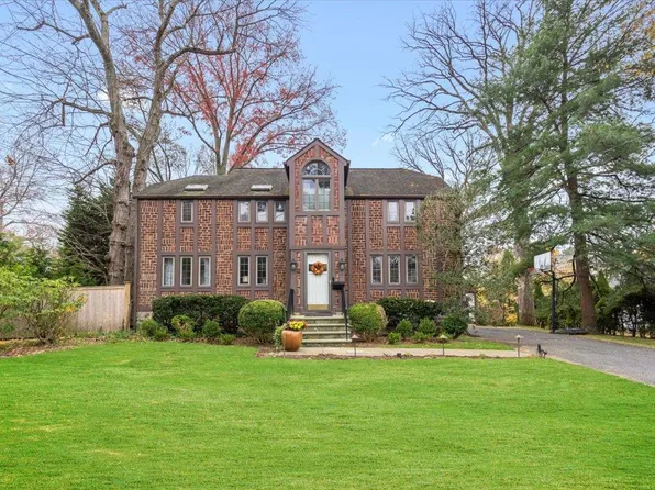 18 Holly Lane, Rye, NY 10580