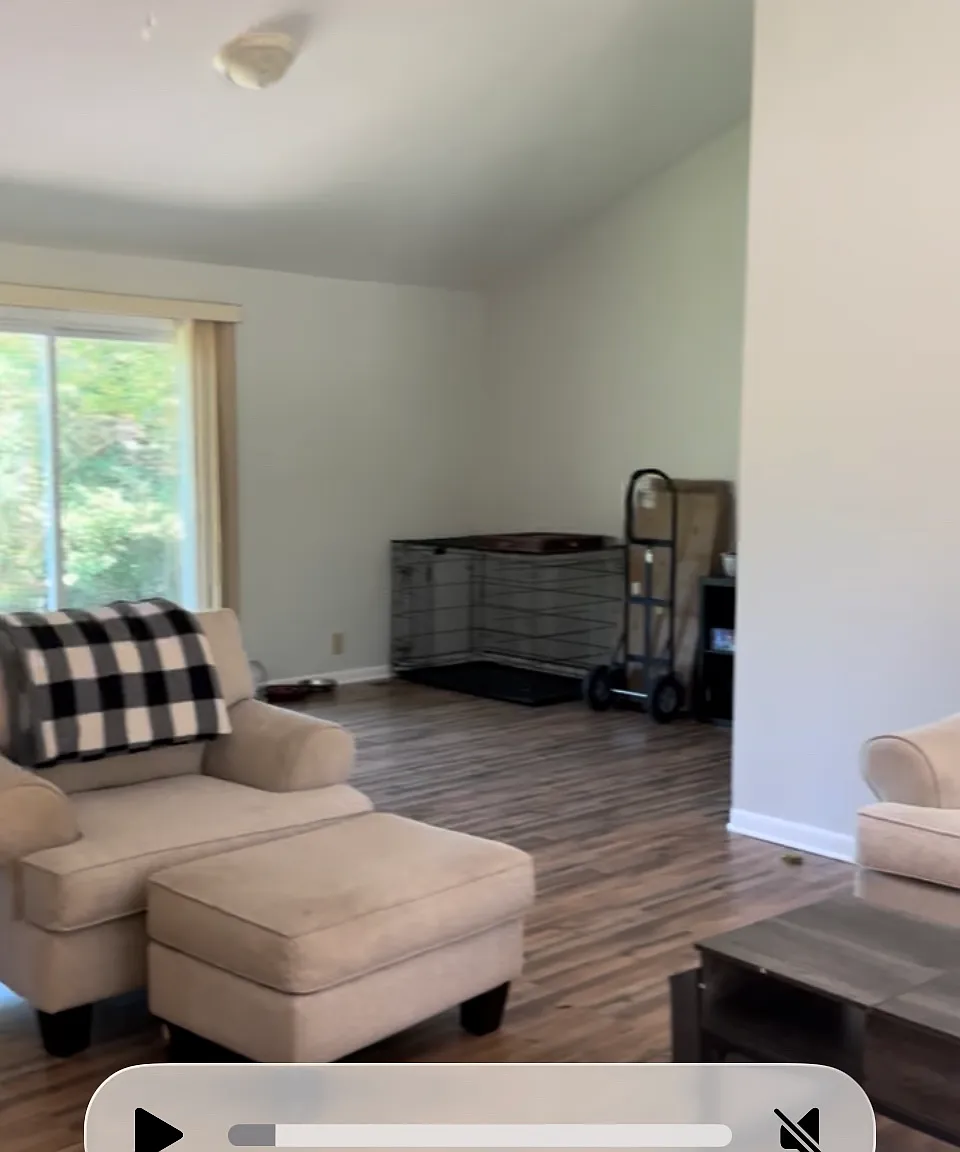 211 Marilyn Dr — Photo 4