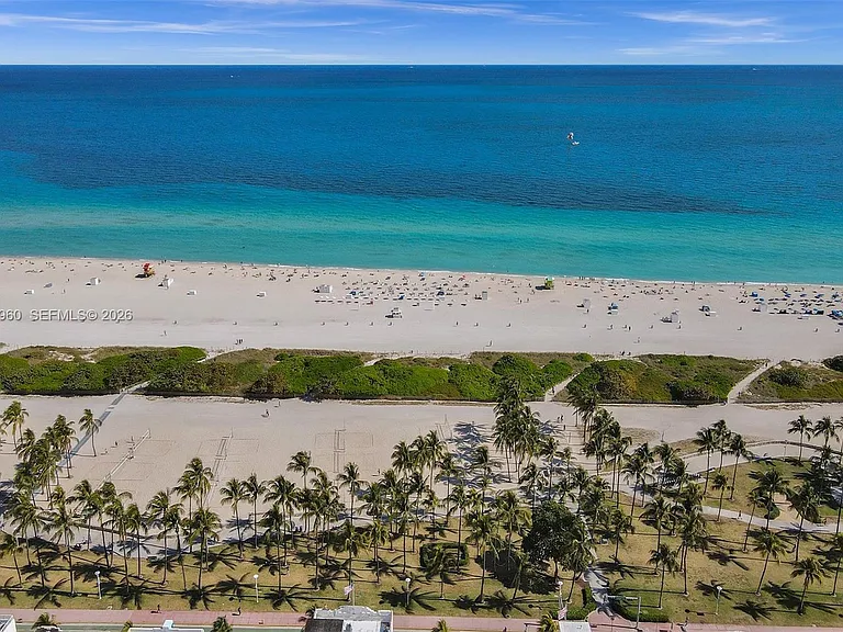 713 Collins Ave #42 — Photo 3