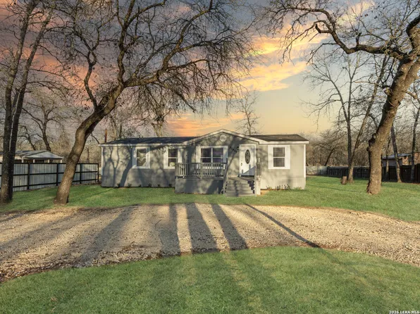 22906 Fawn Trail, Elmendorf, TX 78112