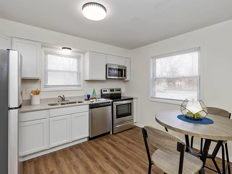 2121 Fairfax Rd #2121 — Photo 4