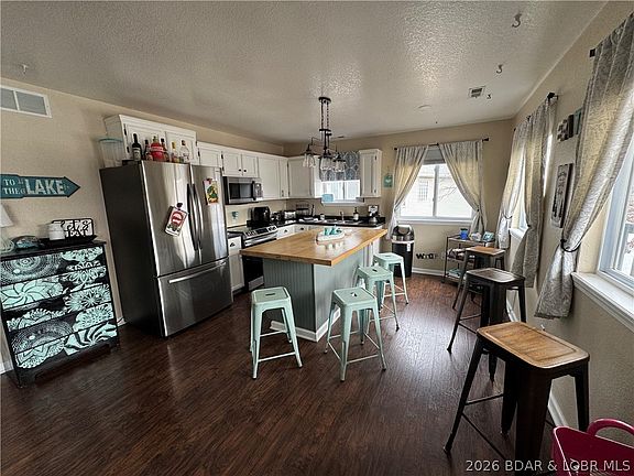 3rd image of 33439 Evanston Rd