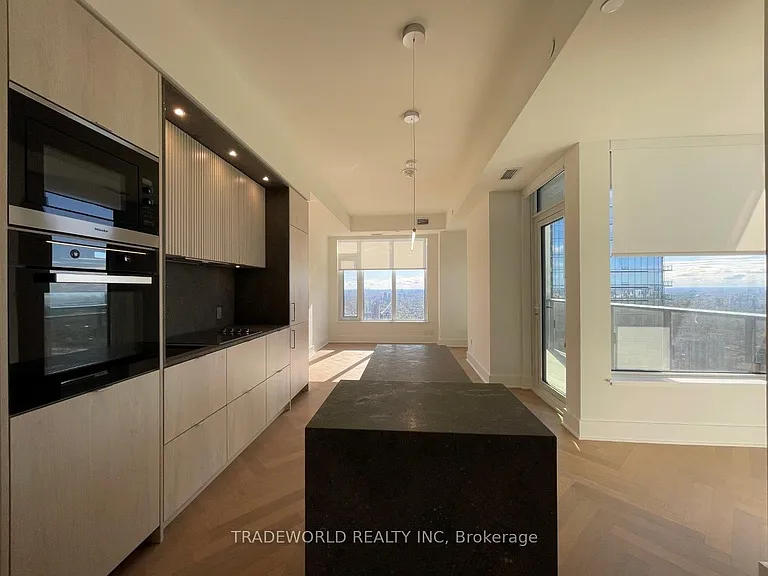 11 Yorkville Ave #5302 — Photo 8