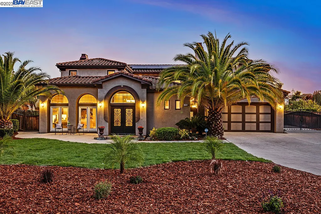 2210 Terra Nova Ln