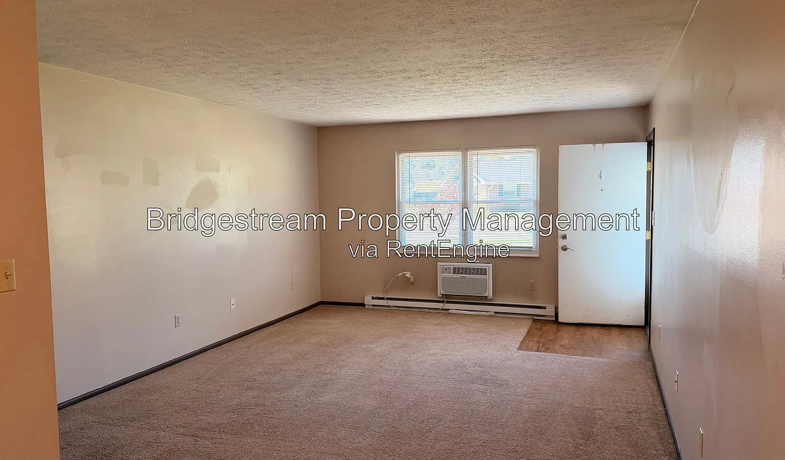 2 bed, 1.0 bath, 747 sqft, $1,095 — Photo 2