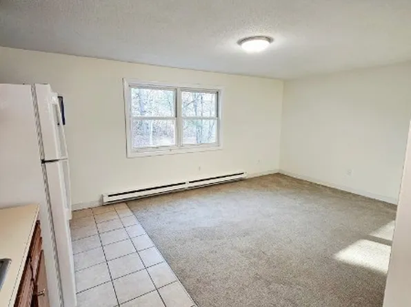 17 Wysocki Dr APT 57, Dudley, MA 01571