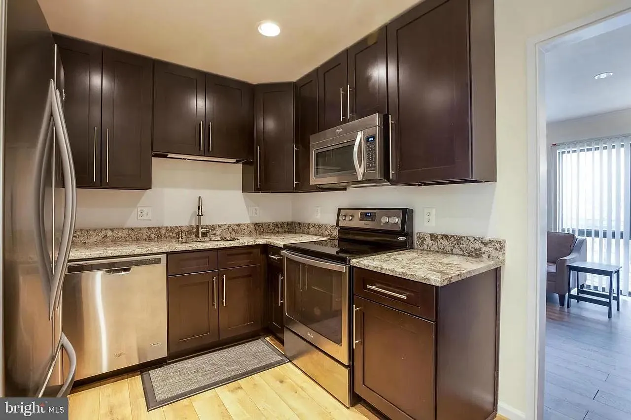 4 bed, 3.5 bath, 1770 sqft, $3,400 — Photo 3