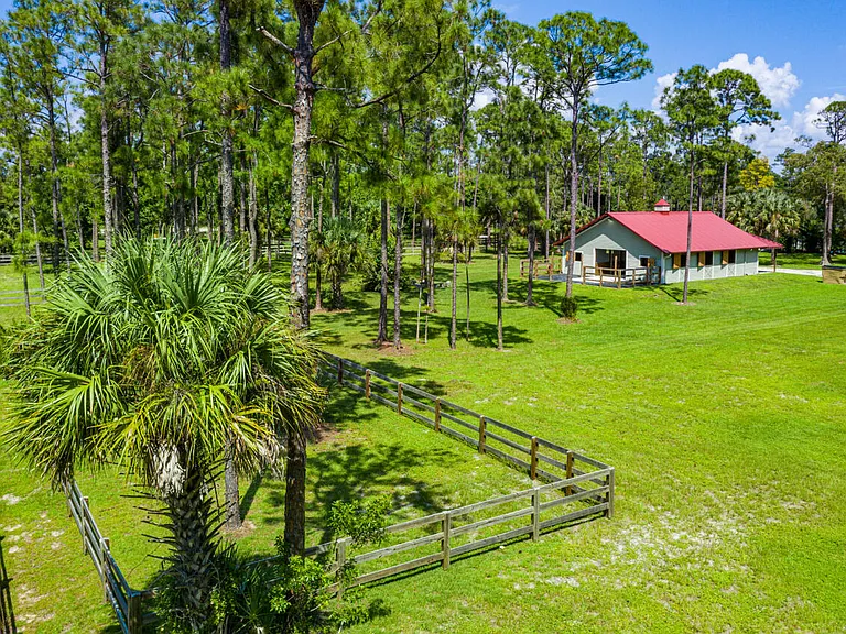 1835 Stallion Dr #STALLS — Photo 12