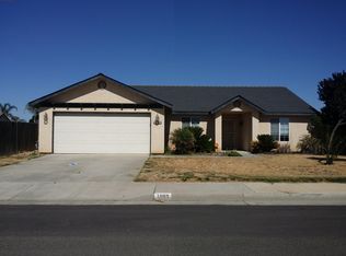 1883 S Kerckhoff Way, Hanford, CA 93230