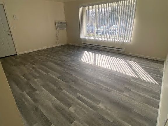 4th image of 21422 Oxford St APT 101-A