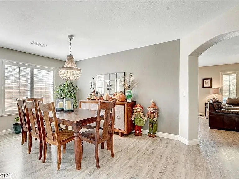 1941 Verbania Dr — Photo 6