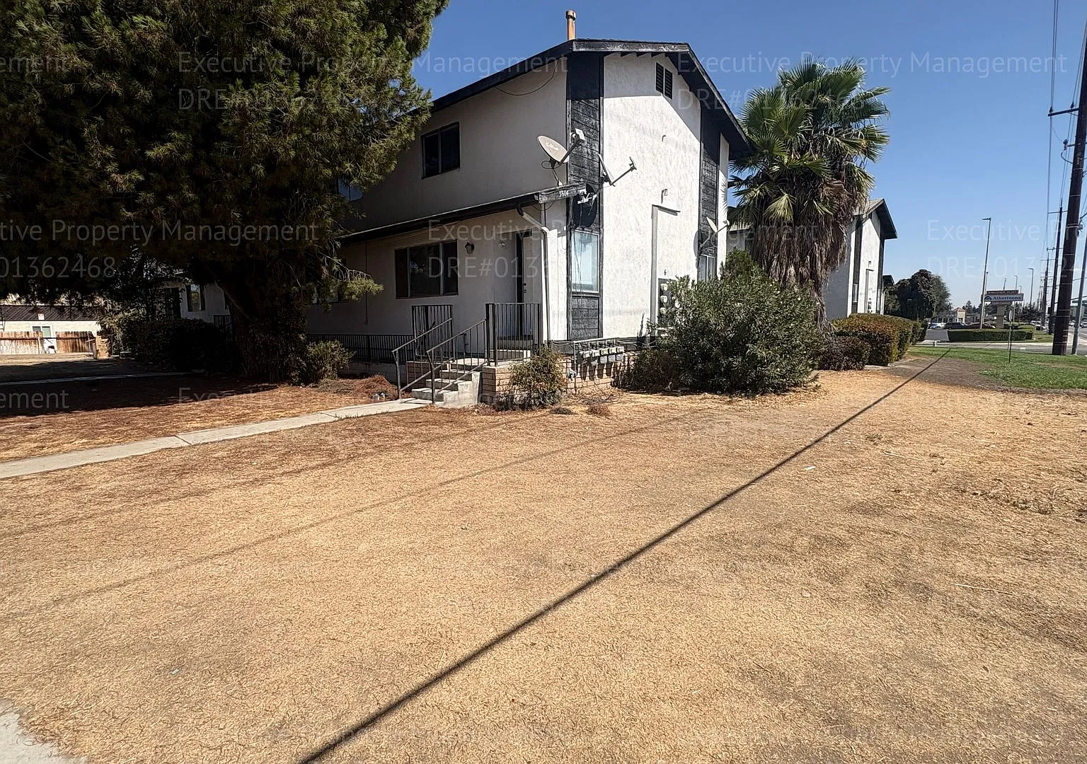 3604 Panama Ln — Photo 2