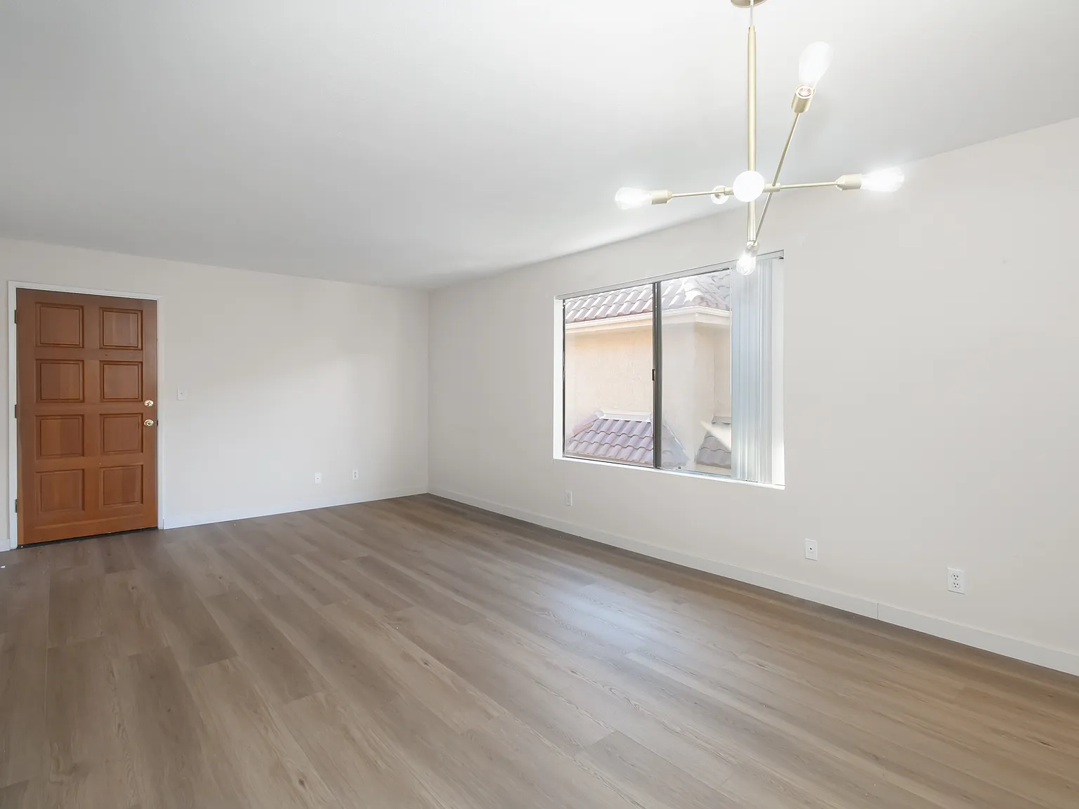 1 bed, 650 sqft, $1,990 — Photo 2