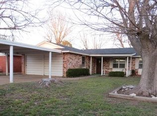 1015 Frances St, Burkburnett, TX 76354