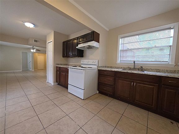 4th image of 343 W 60th St
