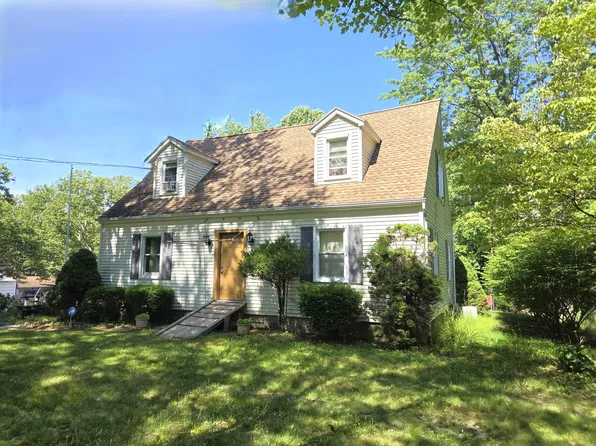 4215 Concord Rd, Erie, PA 16506