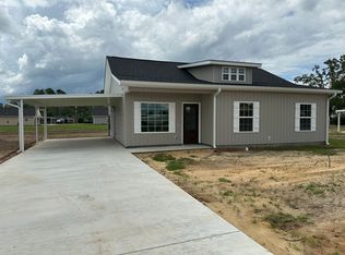 61 Wilson St, Hazlehurst, GA 31539