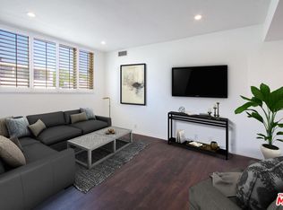 344 N Palm Dr APT 302, Beverly Hills, CA 90210