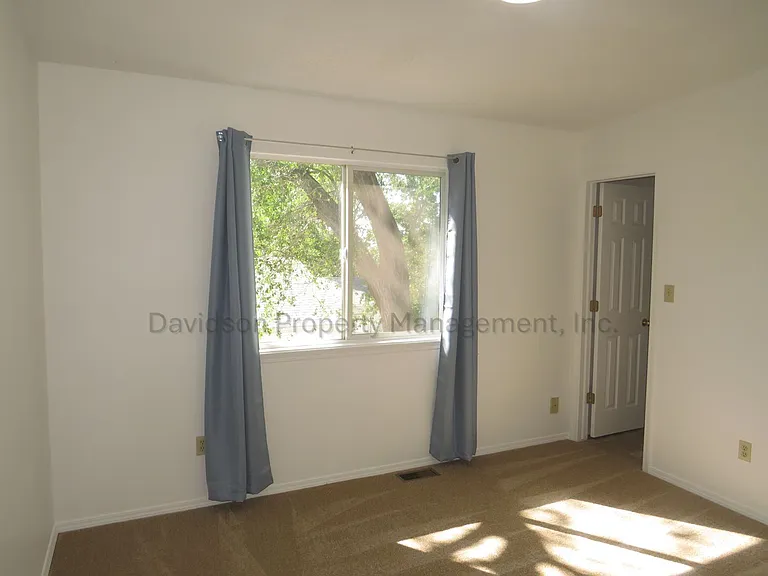 2125 W Platte Ave — Photo 7