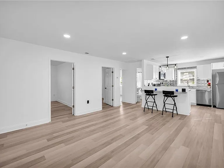 315 Evans St — Photo 11