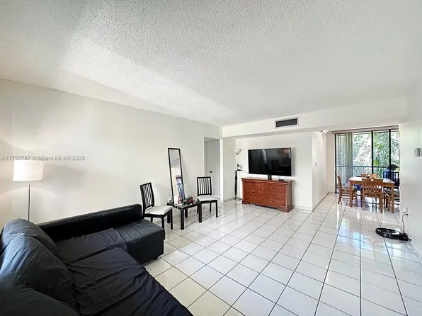 8065 SW 107th Ave APT 311, Miami, FL 33173