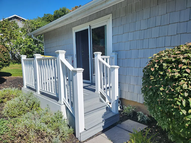 2139 Terrace Ln S — Photo 32