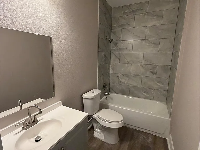 2608 Campbell St #B — Photo 33