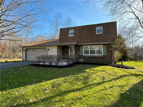 492 N Liberty Rd, Grove City, PA 16127