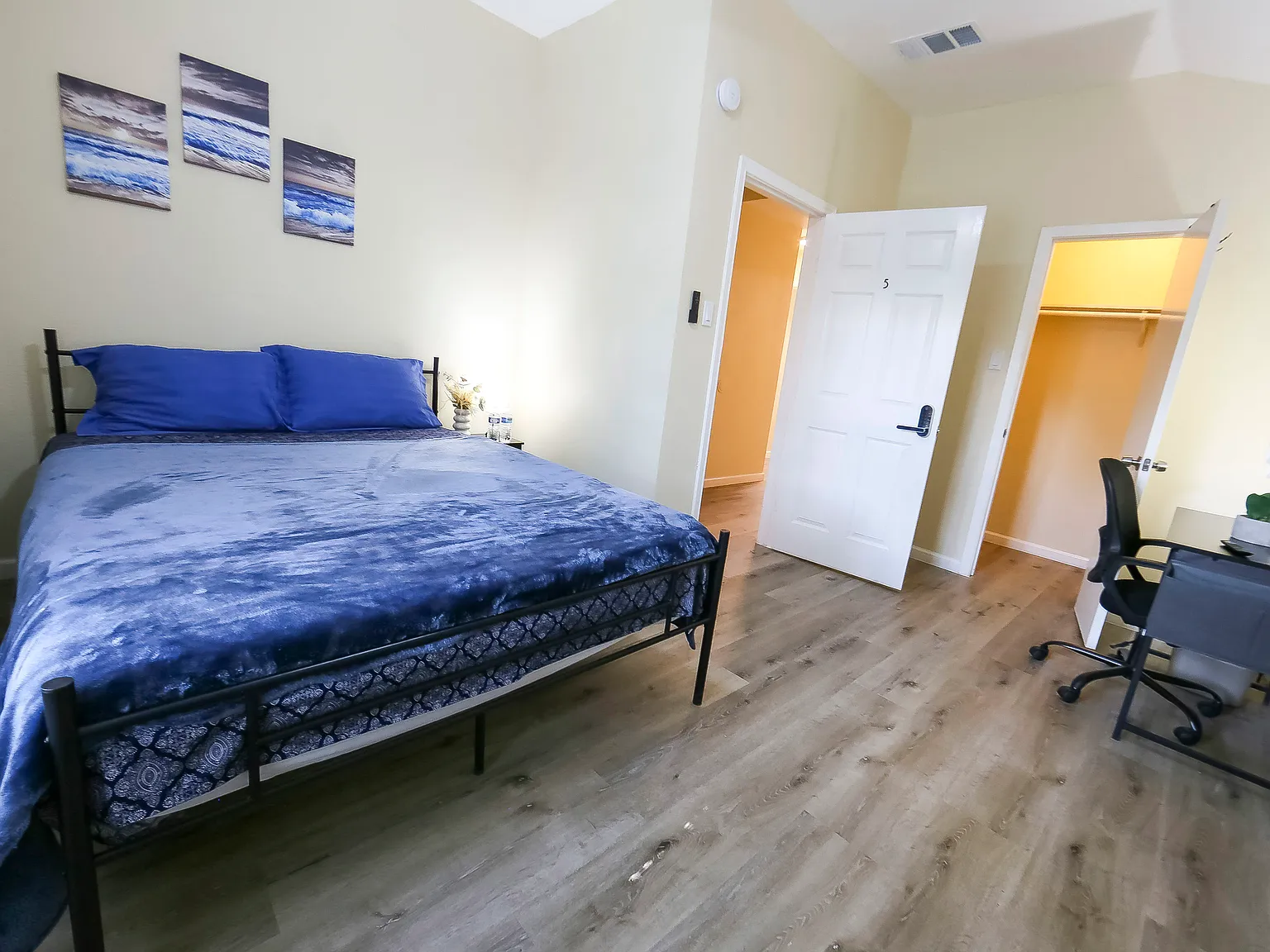 4 bed, 2.0 bath, 1588 sqft, $1,001 — Photo 2