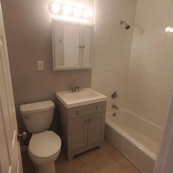 215 Pearl St #9 — Photo 6
