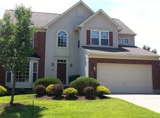 1077 Golden Oak Dr, Hamilton, OH 45013