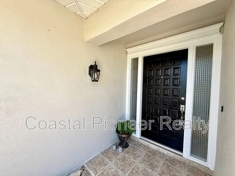 14903 Imperial Point Dr N — Photo 4