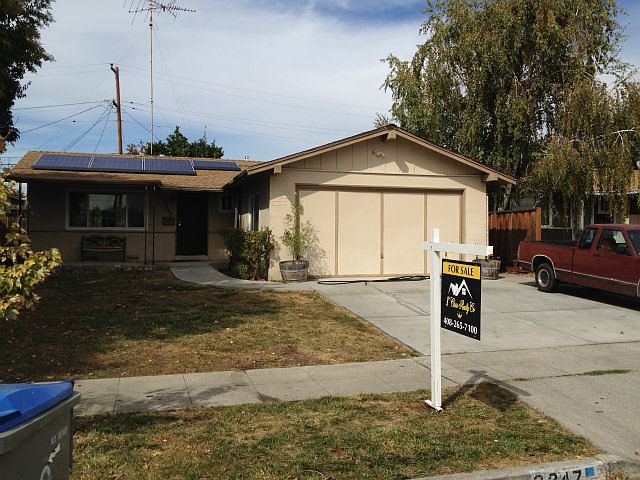 2nd image of 3247 Mount Rainier Dr