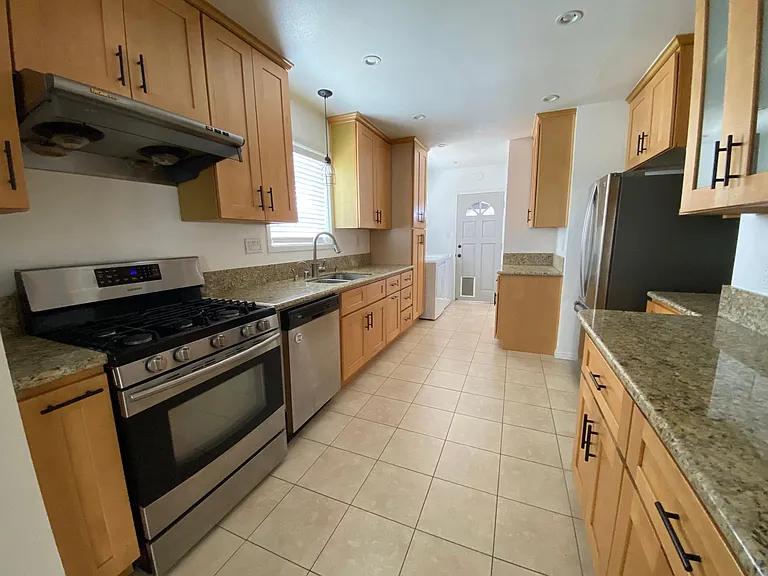 3713 W 184th Pl — Photo 13