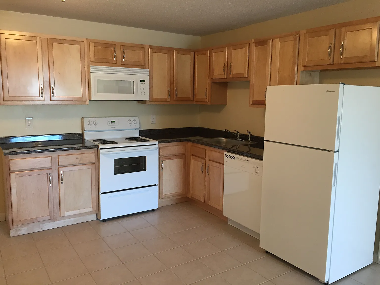 2 Pineland Avenue — Photo 3