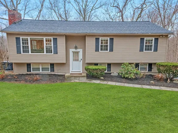 19 Split Rock Road, Putnam Valley, NY 10579